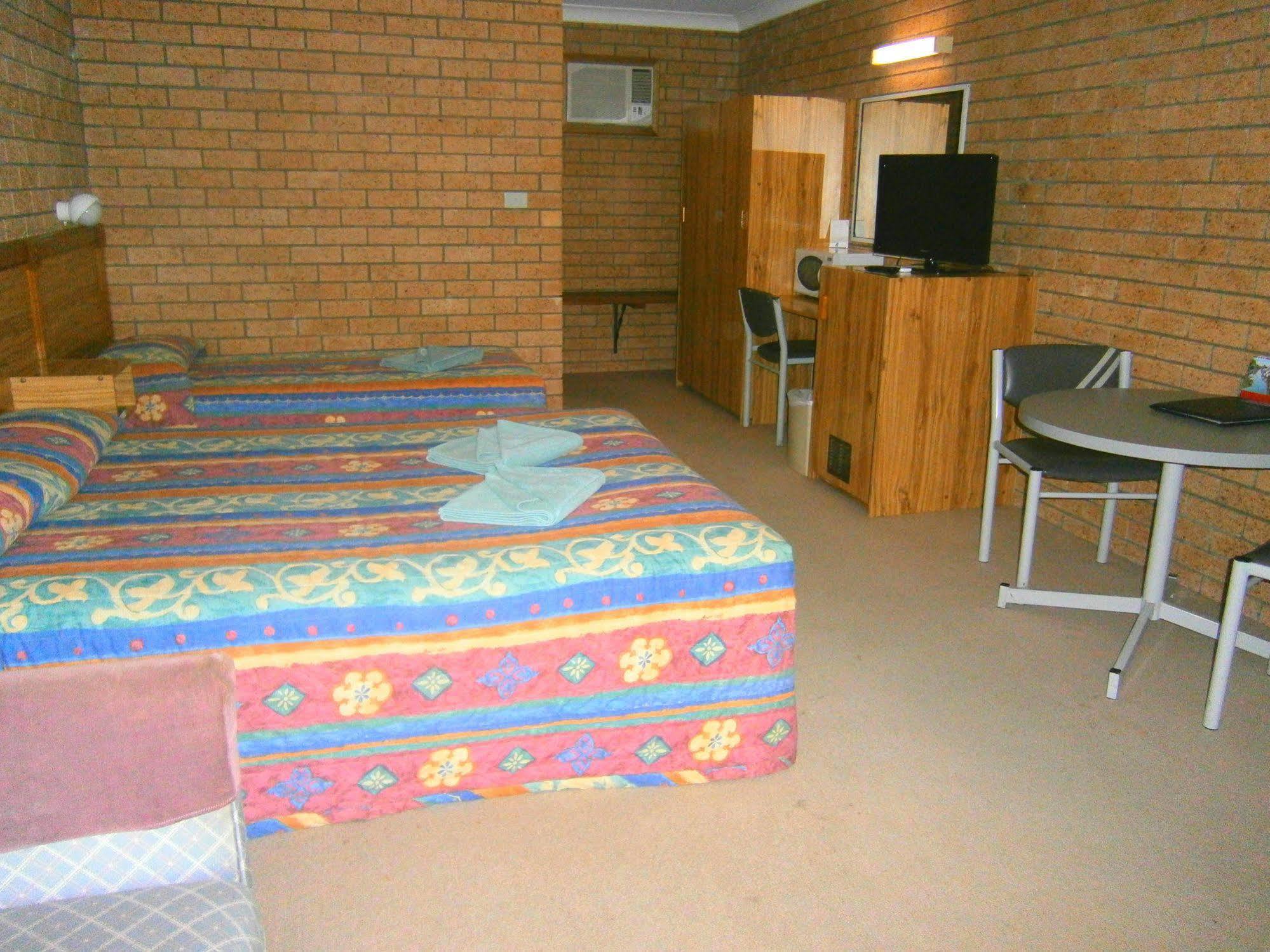 Aaron Inn Motel Narrabri Εξωτερικό φωτογραφία